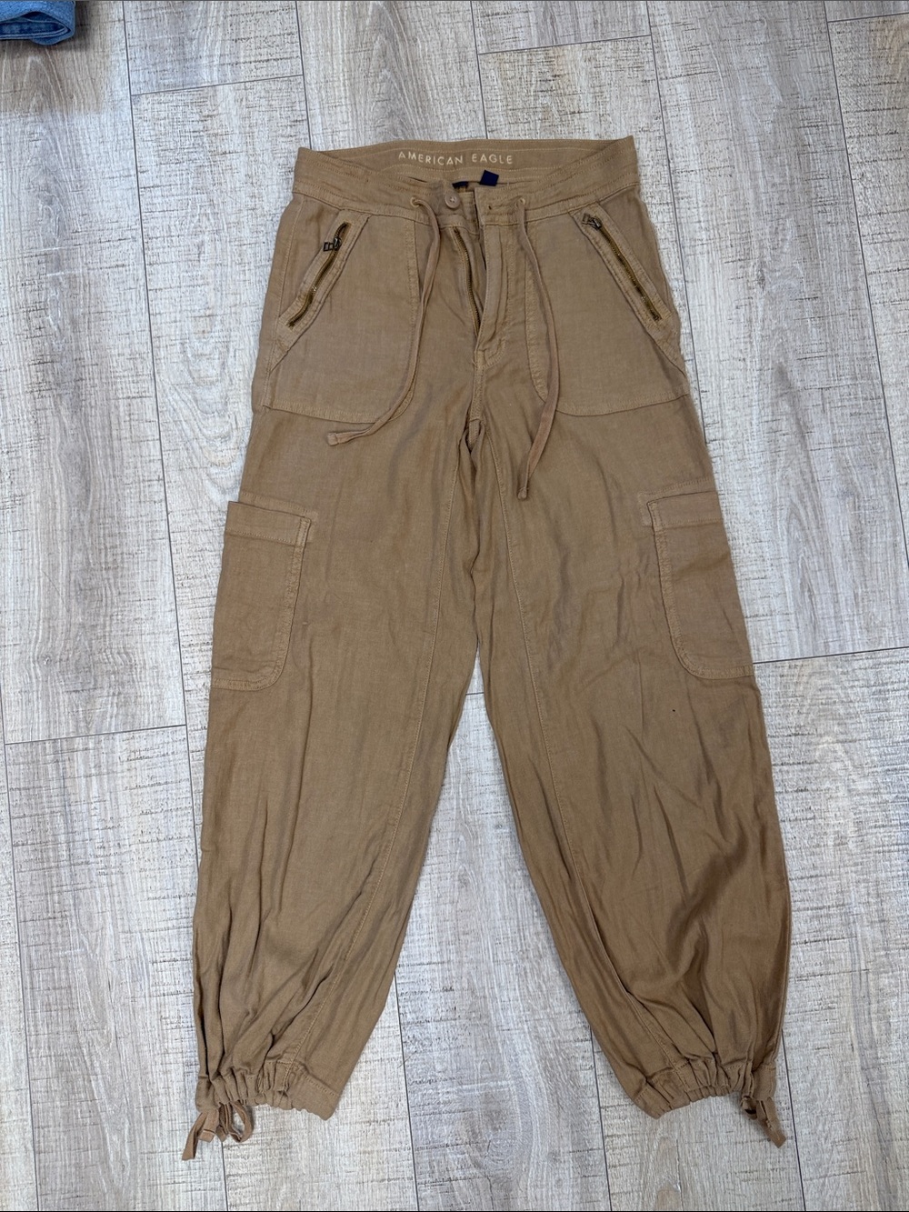 American Eagle Outfitters Tan Cargo Jogger Pants
